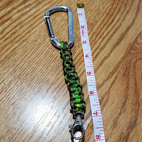 Paracord Keychain - Picture 1 of 2